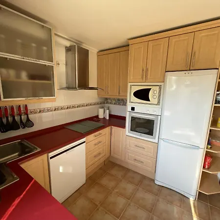 Coqueto Bajo Con Jardin En A 5 Min Playa Apartment *